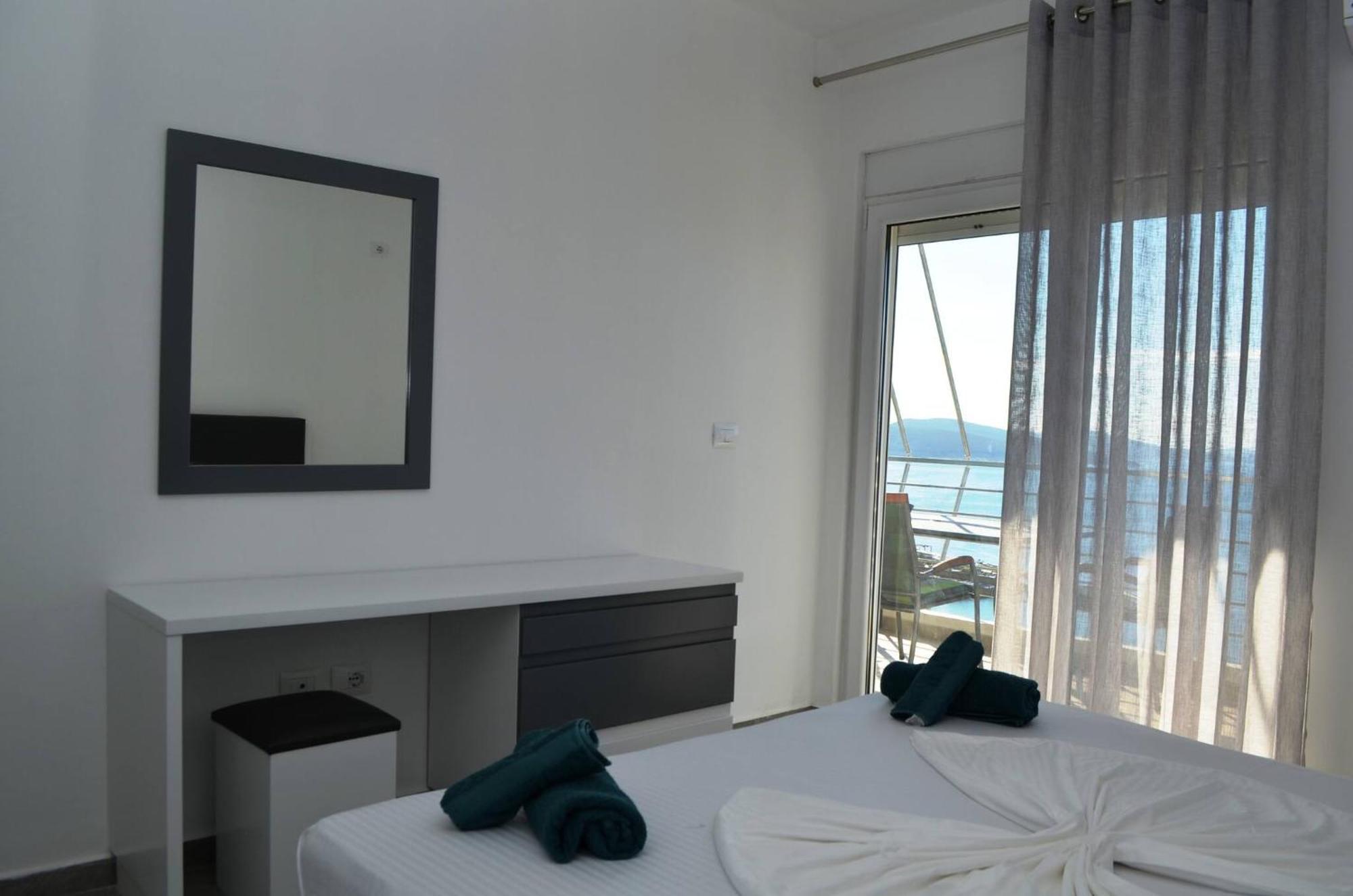 סרנדה Wonderful View Apartments מראה חיצוני תמונה